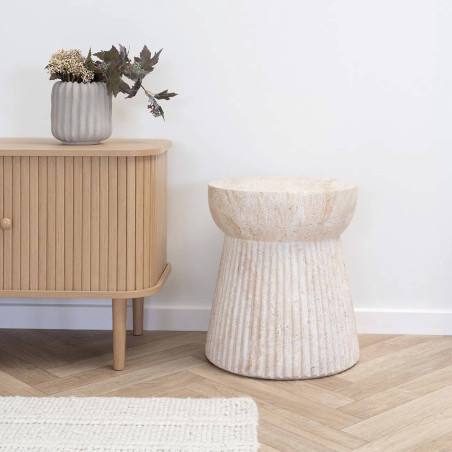 Bout de canapé en fibre d'argile naturelle, pied rainuré - BONIRA